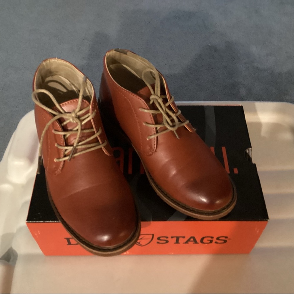 Deer Stags Boys Ballard Chukka Boot.  Size 1